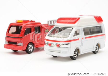 Emergency vehicle 9366263