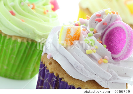 colorful cupcakes 9366739