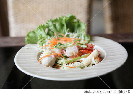 spicy Thai-style salad 9366928