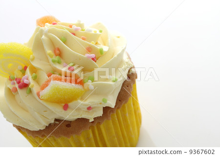 lemon cupcake isolated in white background lemon cupcake isolated in white background 9367602