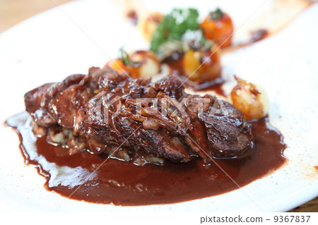 Roasted duck fillet with berry sauce 9367837