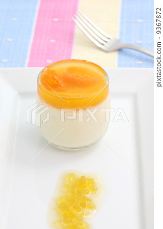 Orange panna cotta Orange panna cotta 9367872