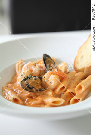Spaghetti Penne with seafood Spaghetti Penne with seafood 9367942