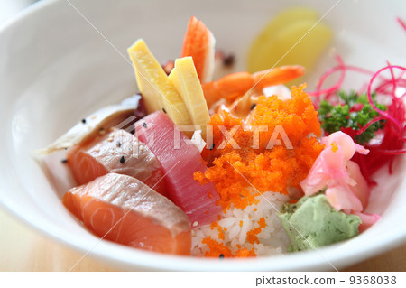 Bowl of Japanese mix sashimi don on rice Bowl of Japanese mix sashimi don on rice 9368038