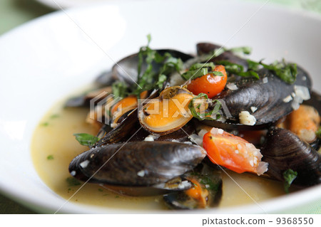 sea mussel with white wine 9368550