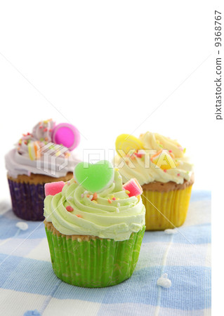 colorful cupcakes colorful cupcakes 9368767