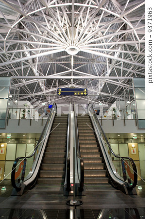 Modern airport interior Modern airport interior 9371963