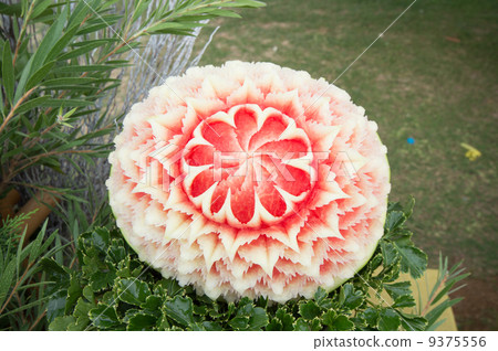 fruit carving 9375556