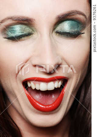 woman with intense makeup 9376261