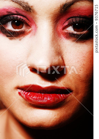 Smeared Make-up Smeared Make-up 9376715