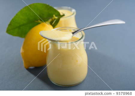 Lemon yogurt 9378968