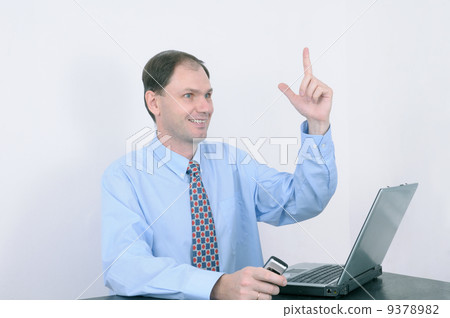 Man working in office 9378982