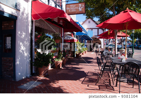 Feely day in Solvang 9381104