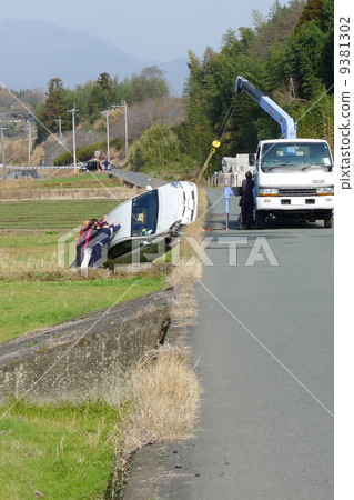  Traffic accident 9381302
