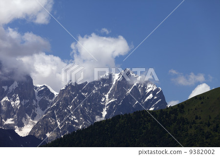Summer mountains 9382002