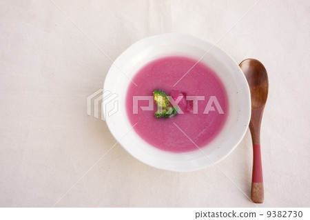 Red core radish soup Red core radish soup 9382730