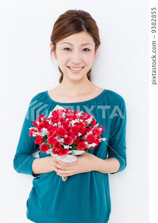 有花的一名婦女 9382855