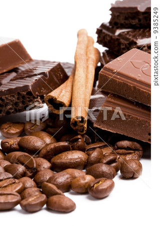 chocolate, coffee and cinnamon sticks 9385249