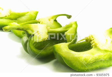 green slices green slices 9385975