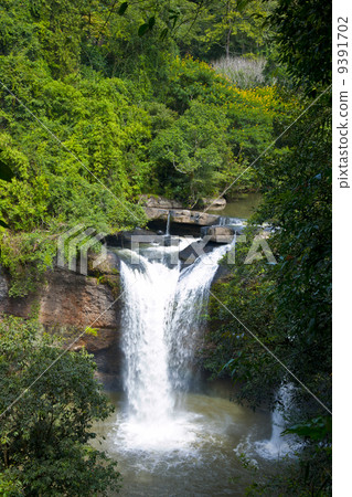 Heusu Waterfall Heusu Waterfall 9391702