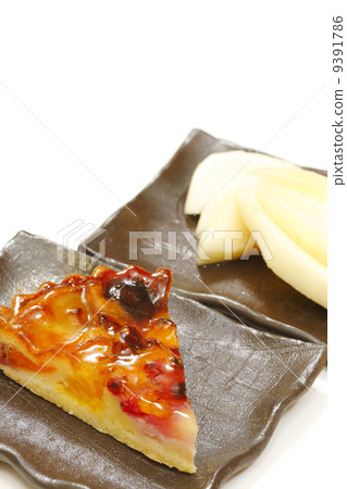 Pear and fruit tart 9391786