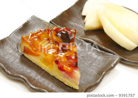 Pear and fruit tart 9391787