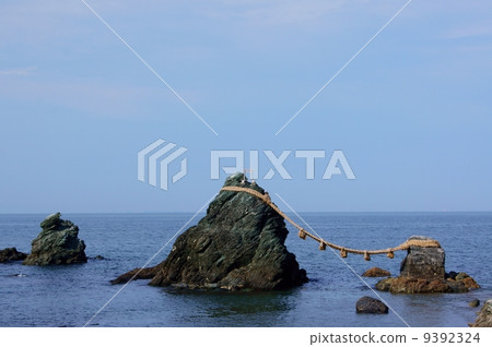 Madonoiwa三重縣Mie Prf的Wedded Rocks。 9392324