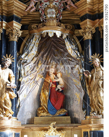 德國維爾茨堡Neumuenster教堂聖母瑪利亞雕像 9392790