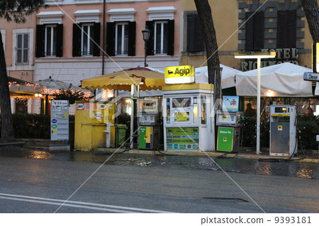 gas station  9393181