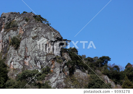 冬天沉重的岩石 9393278