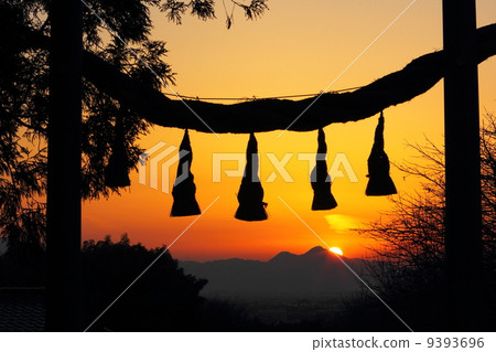 在Hikihara寺廟的日落在Nikamiyama 9393696