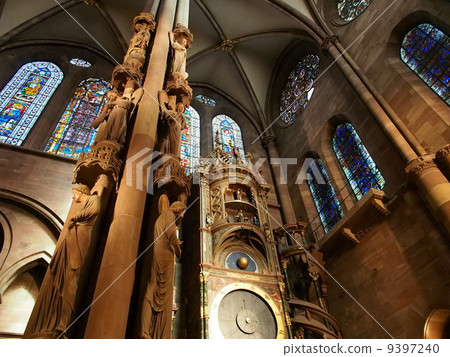 法國史特拉斯堡巴黎圣母院天使柱子和天文鐘 9397240