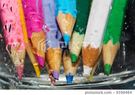 Wet color pencils 9398464