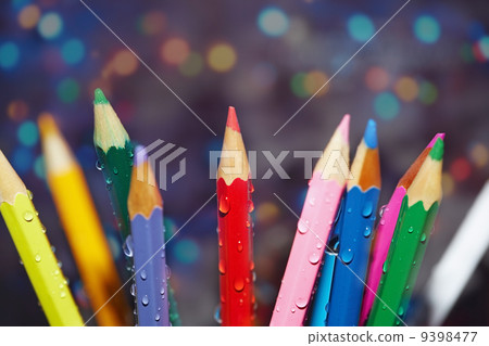 Wet crayons 9398477
