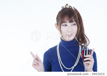 A woman with a wine glass 9401814