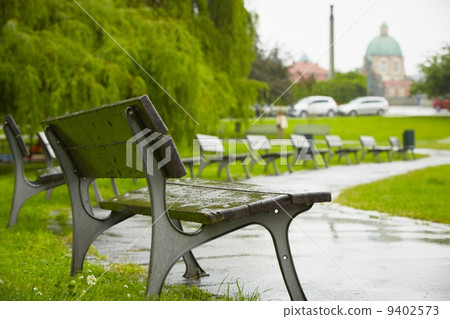 Rain in the city 9402573