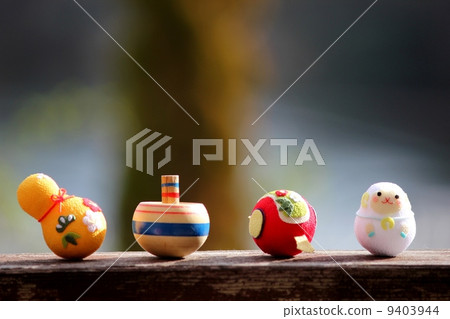 綿羊在戶外烘烤溢出溢出 9403944