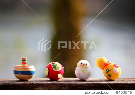 綿羊在戶外烘烤溢出溢出 綿羊在戶外烘烤溢出溢出 9403946