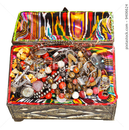 ancient treasure chest with antique jewelry ancient treasure chest with antique jewelry 9406624