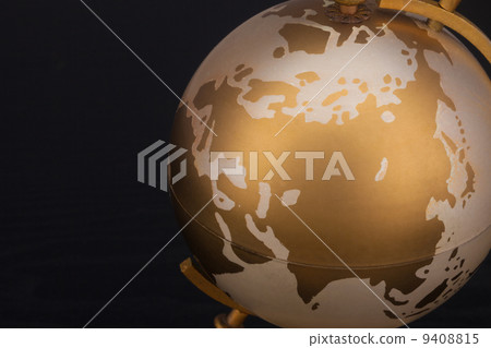 The globe 9408815