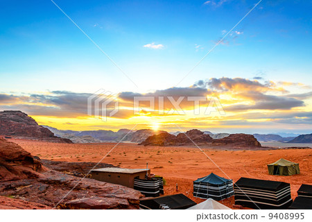 Desert Sunset (Jordan, Wadi Lam) 9408995