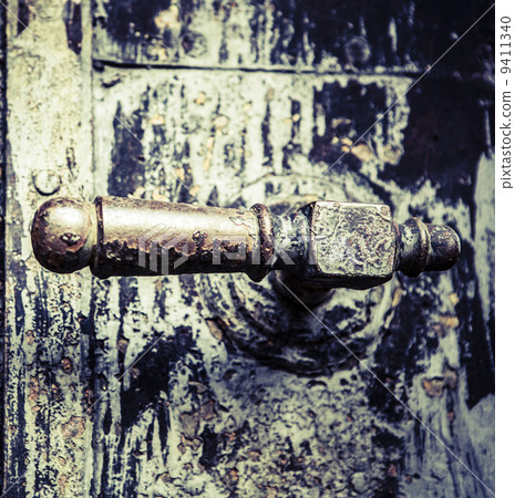 Beautiful old door handle 9411340
