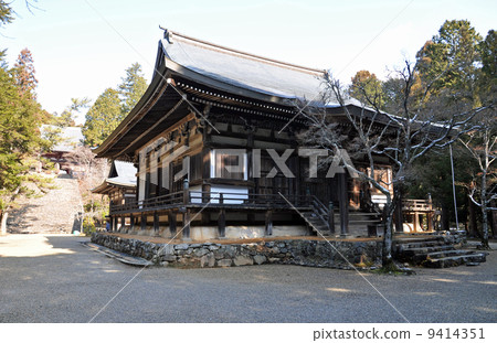 京都府京都市右京區陽光明媚的冬日毗沙門寺 京都府京都市右京區陽光明媚的冬日毗沙門寺 9414351