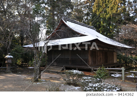 京都府京都市右京區殘雪的神行寺大師堂 京都府京都市右京區殘雪的神行寺大師堂 9414362
