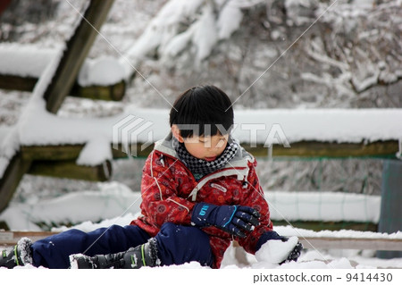 Crazy about playing in the snow Crazy about playing in the snow 9414430