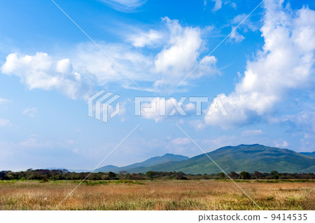 landscape with beautiful clouds and mountain views,  real scene 9414535