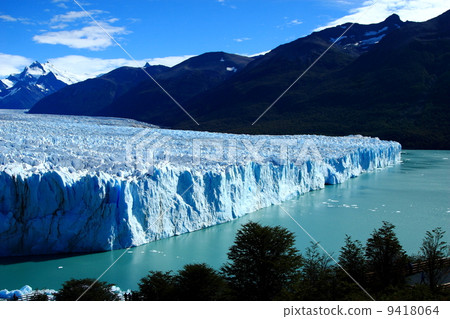 Patagonia Peritmoleno Glacier View, Argentina Patagonia Peritmoleno Glacier View, Argentina 9418064
