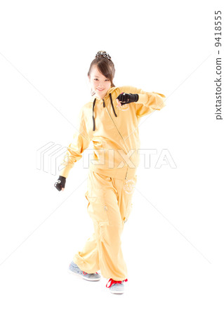 一個非常開朗的女孩，跳舞嘻哈舞蹈 9418555