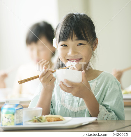 吃午飯的小學生 9420025