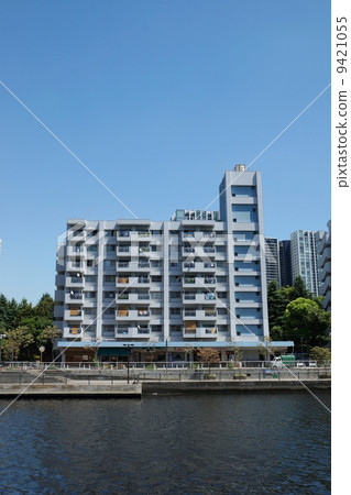 Scenery along the Shinagawa canal Scenery along the Shinagawa canal 9421055